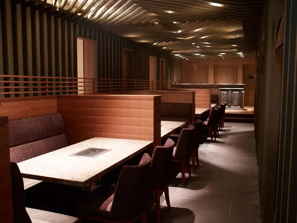 ****  Tokyo Prince Hotel יפן