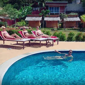 https://chom-dao-resort.koh-lantahotels.net