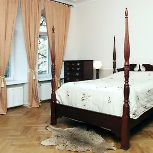 https://pecherskie-lipki.hotels-of-kiev.com