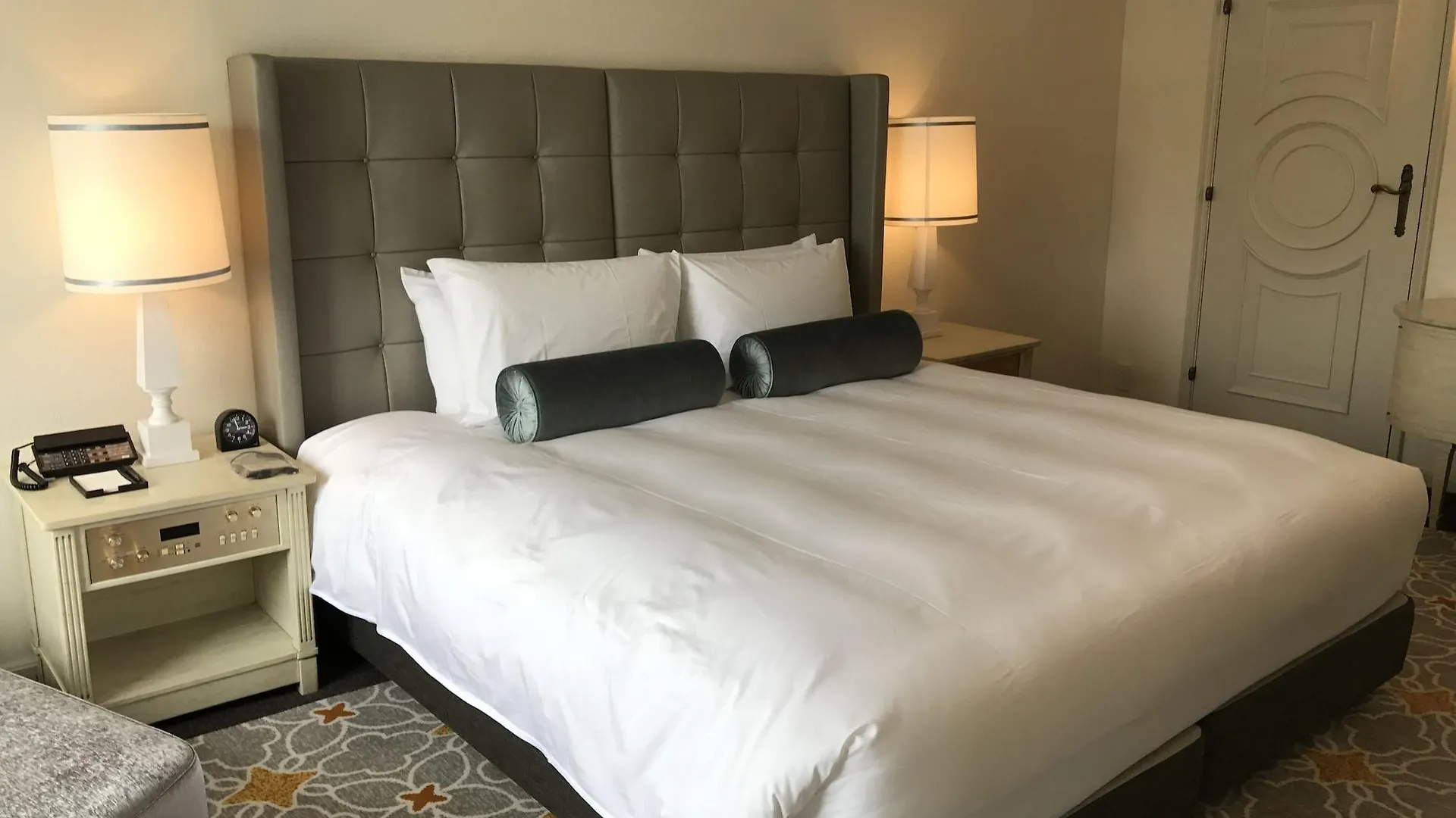 Tokyo Prince Hotel 4*,